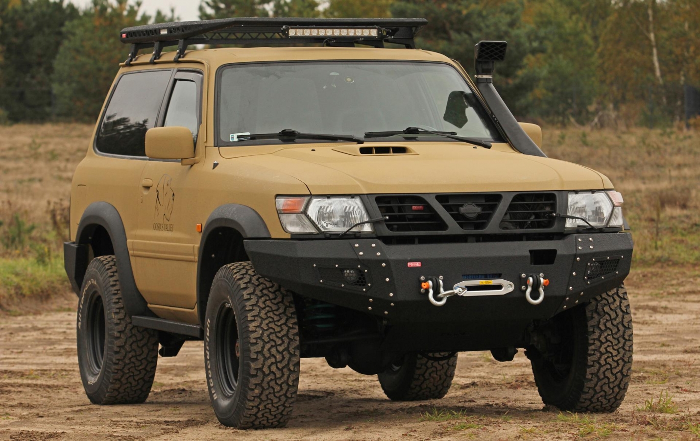 Pevnostný nárazník NISSAN Patrol Y61 predný