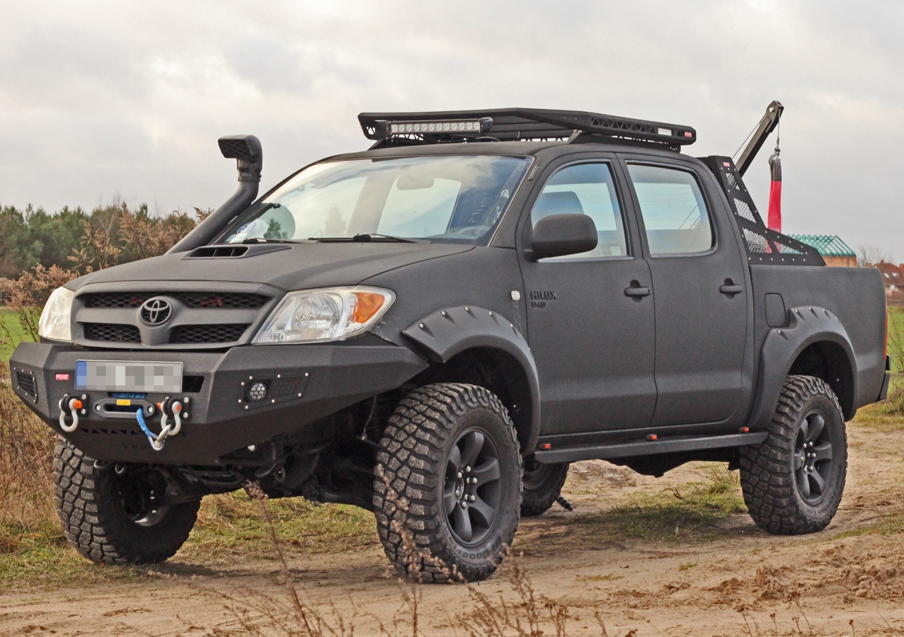Pevnostný nárazník TOYOTA Hilux 2005-2011 VIGO predný