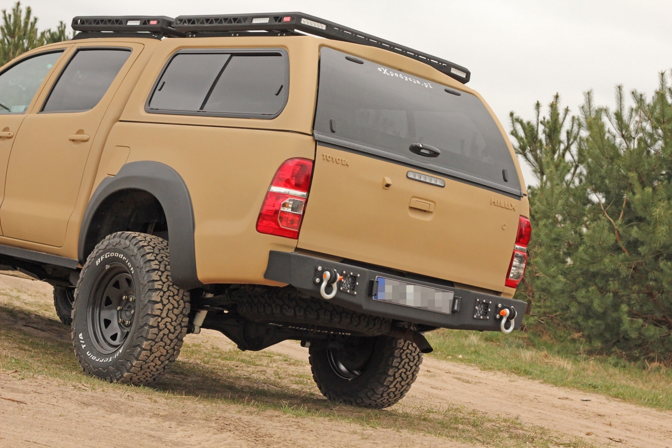 Pevnostný nárazník TOYOTA Hilux 2005-2015 VIGO zadný