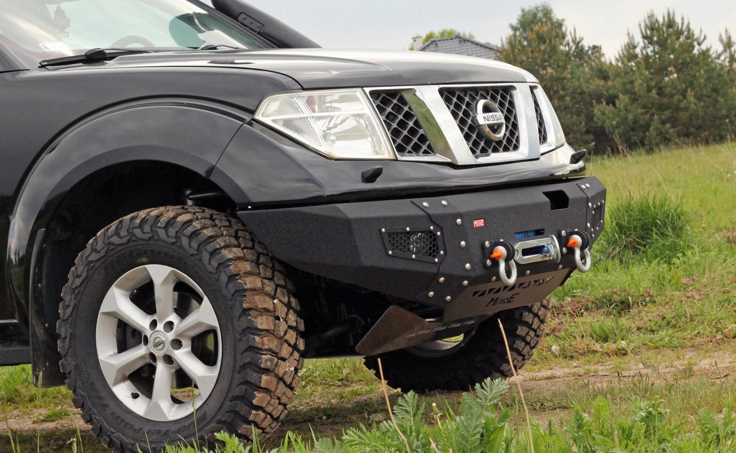 Pevnostný nárazník NISSAN Navara D40 05-10 predný