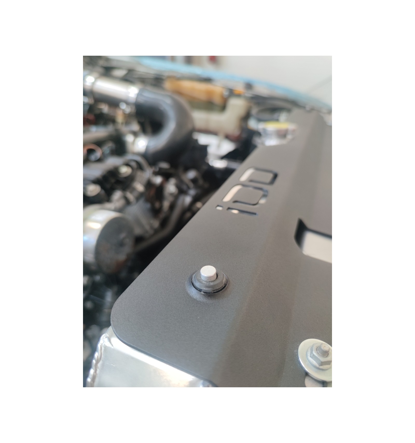 DRŽIAK CHLADIČA  NISSAN PATROL Y61 SWAP