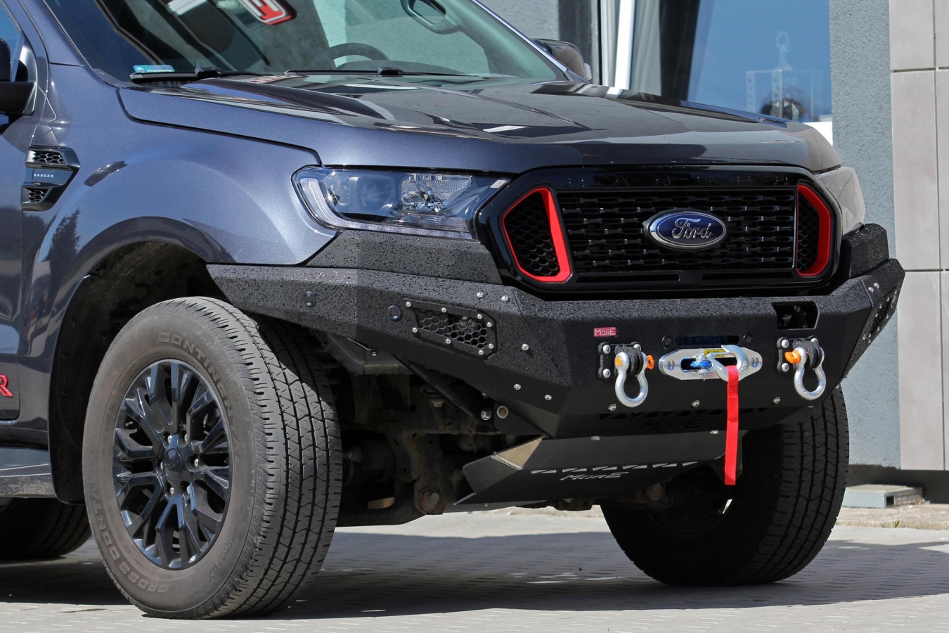 Pevnostný nárazník Ford Ranger T7/T8  predný