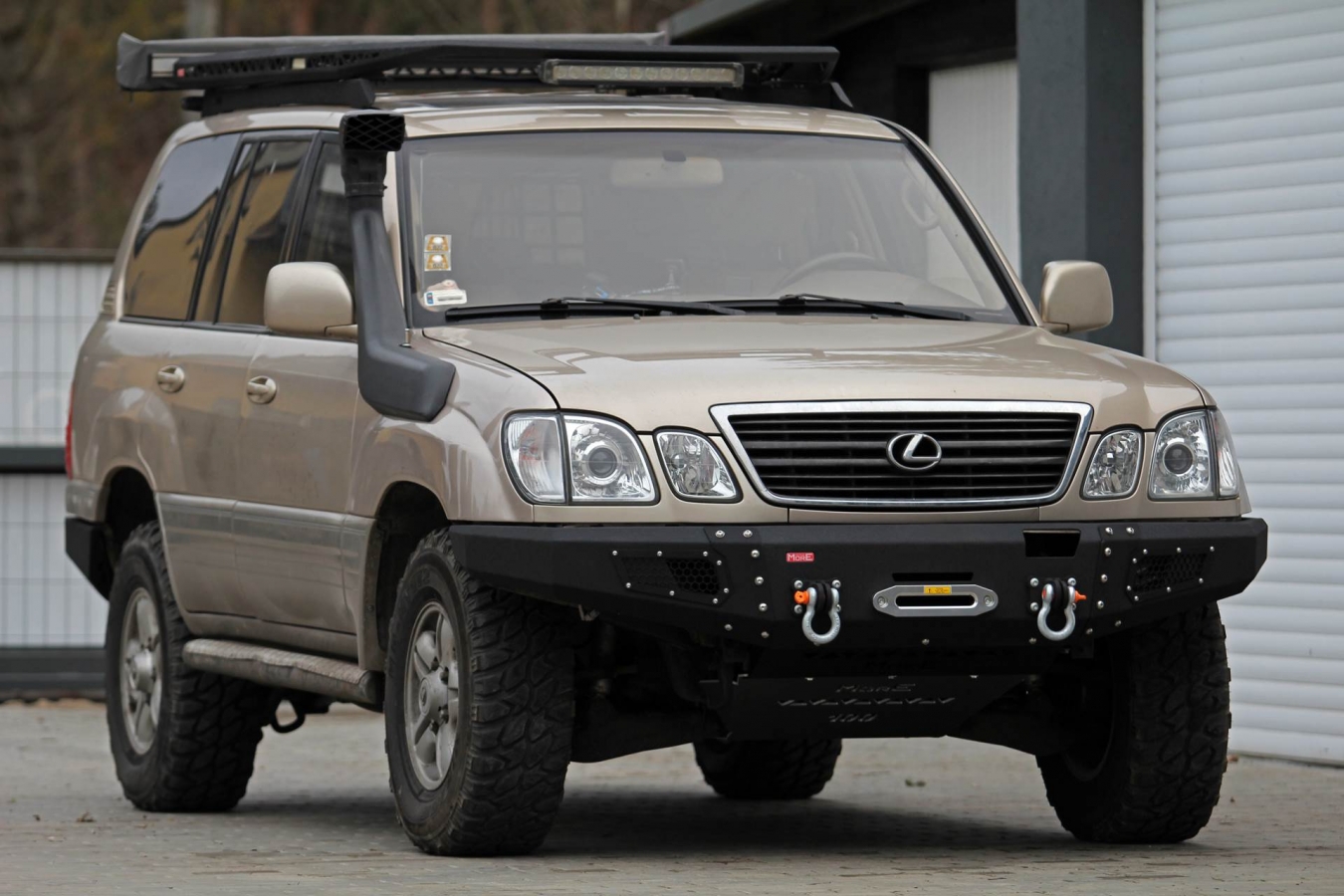 Pevnostný nárazník TOYOTA LAND CRUISER 100 predný