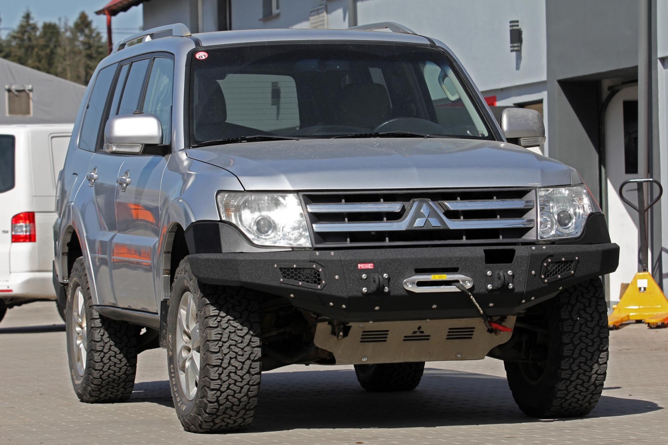 Pevnostný nárazník MITSUBISHI Pajero 4 V80