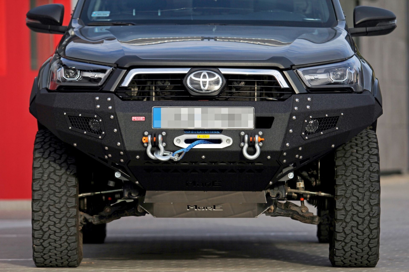 Pevnostný nárazník TOYOTA Hilux 2015+ REVO predný