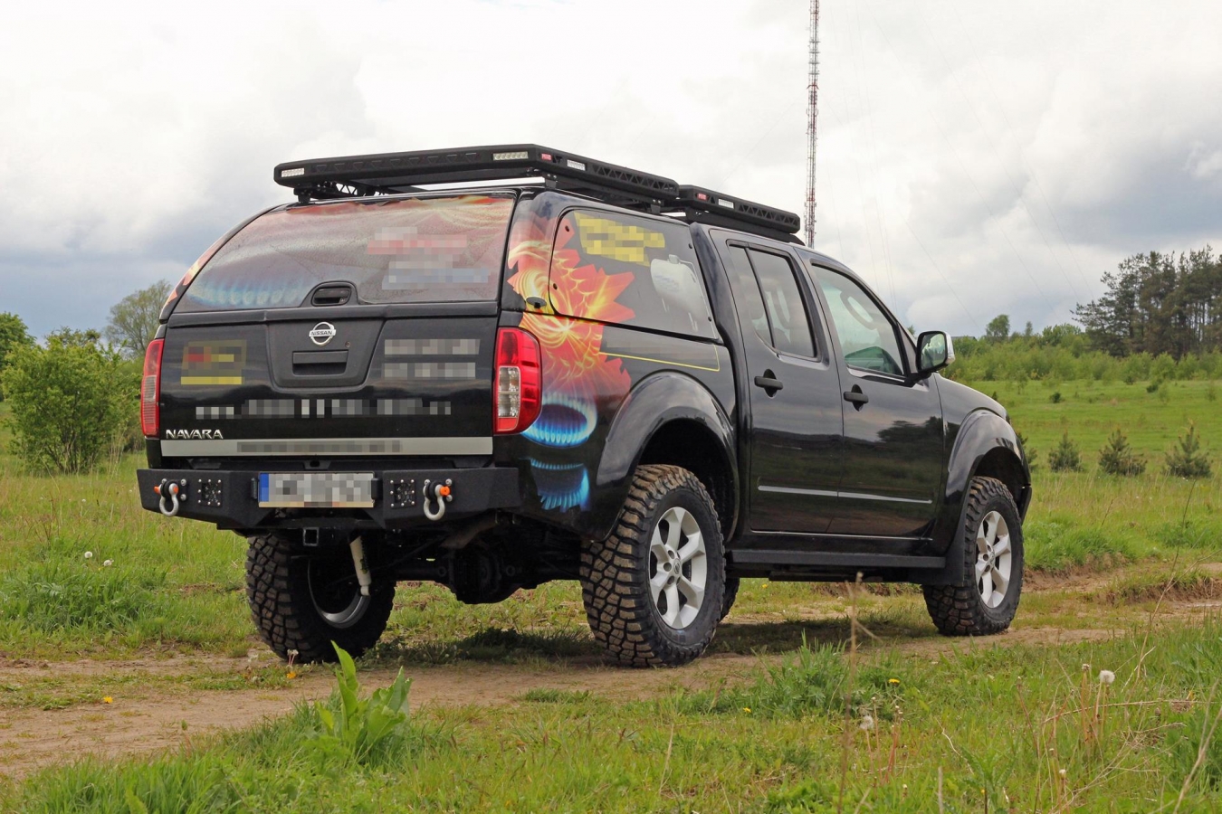 Pevnostný nárazník NISSAN Navara D40 05-15 zadný