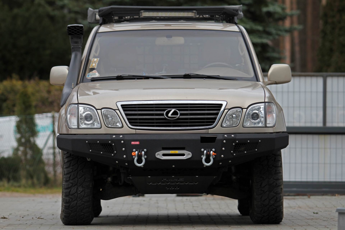 Pevnostný nárazník TOYOTA LAND CRUISER 100 predný