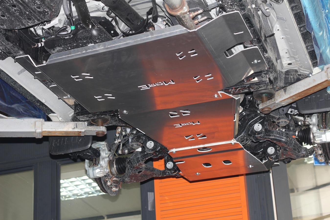 Sada hliníkových krytov podvozku – TOYOTA HILUX REVO 2015+