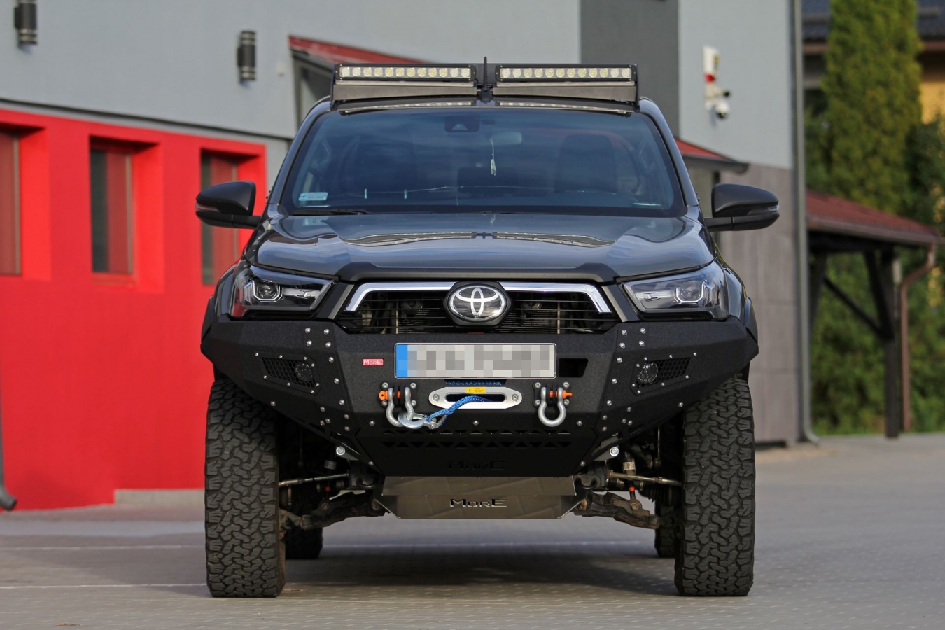 Pevnostný nárazník TOYOTA Hilux 2015+ REVO predný