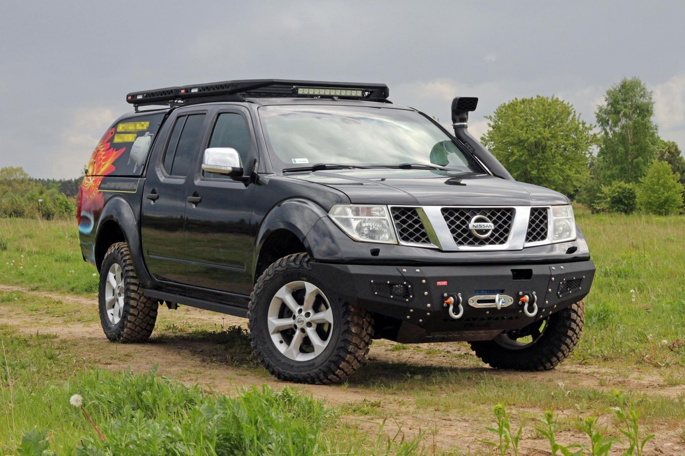 Pevnostný nárazník NISSAN Navara D40 05-10 predný