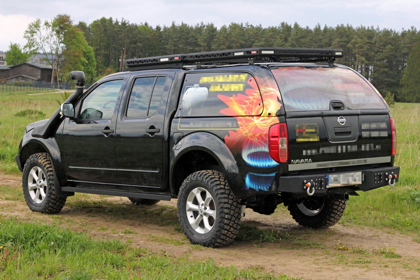 Pevnostný nárazník NISSAN Navara D40 05-15 zadný