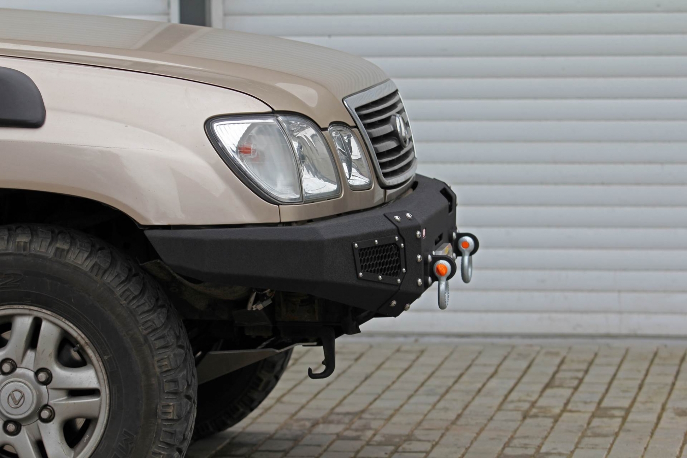 Pevnostný nárazník TOYOTA LAND CRUISER 100 predný