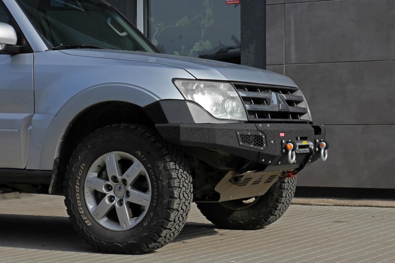 Pevnostný nárazník MITSUBISHI Pajero 4 V80