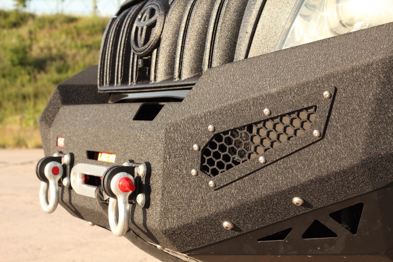 Pevnostný nárazník TOYOTA LAND CRUISER 150 09-14 predný