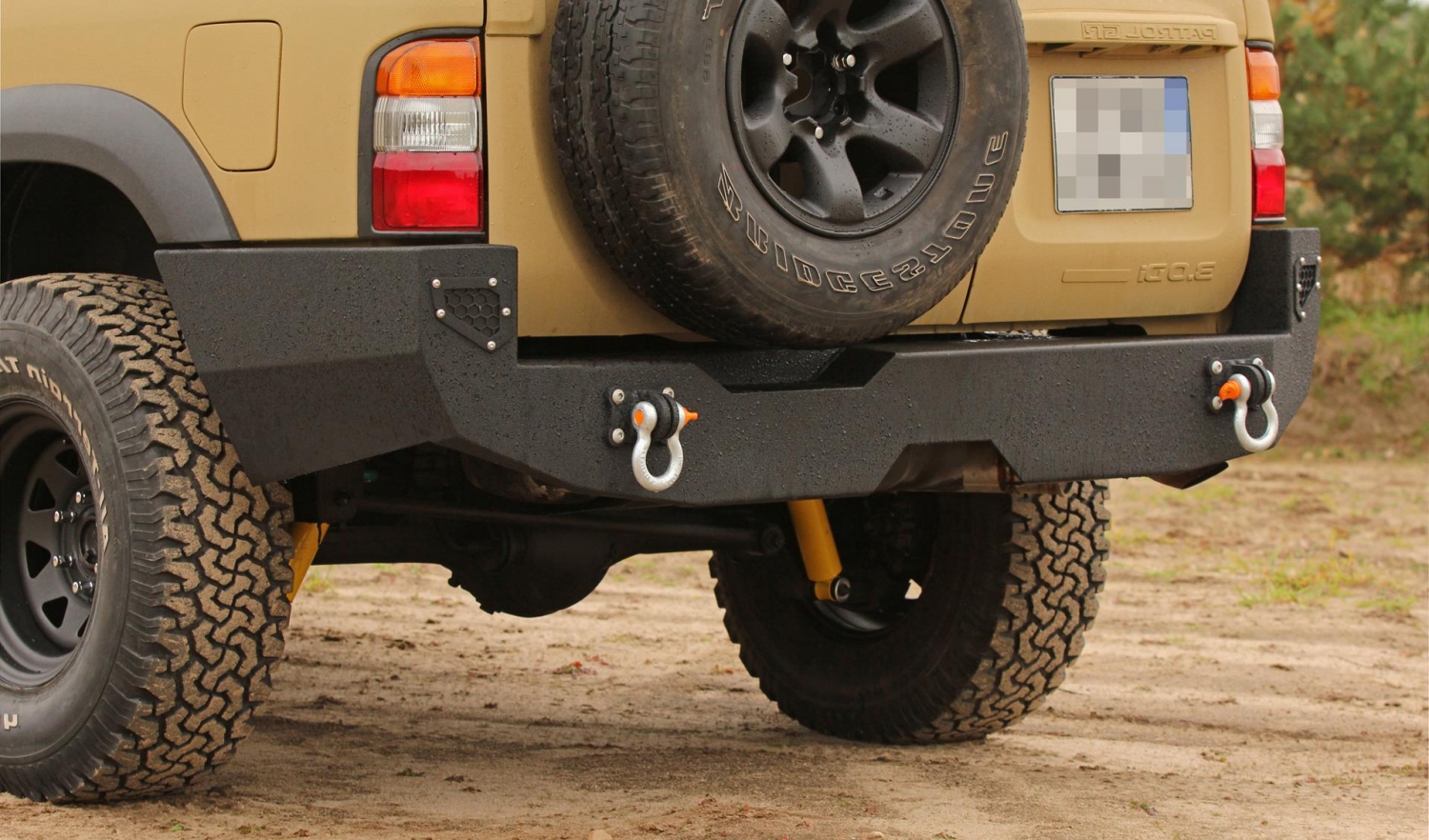 Pevnostný nárazník NISSAN Patrol Y61 zadný