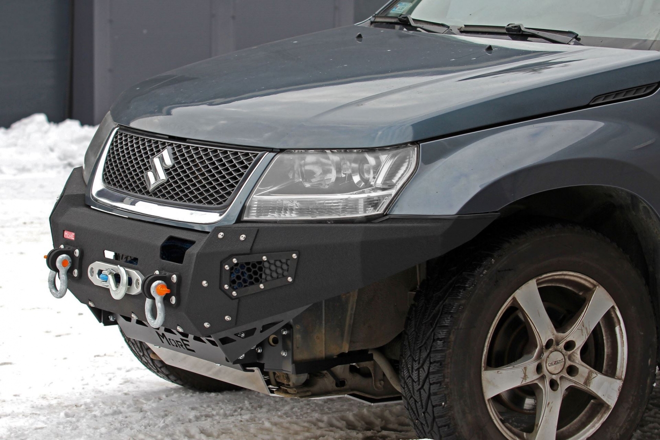 Pevnostný nárazník SUZUKI Grand Vitara 2 predný