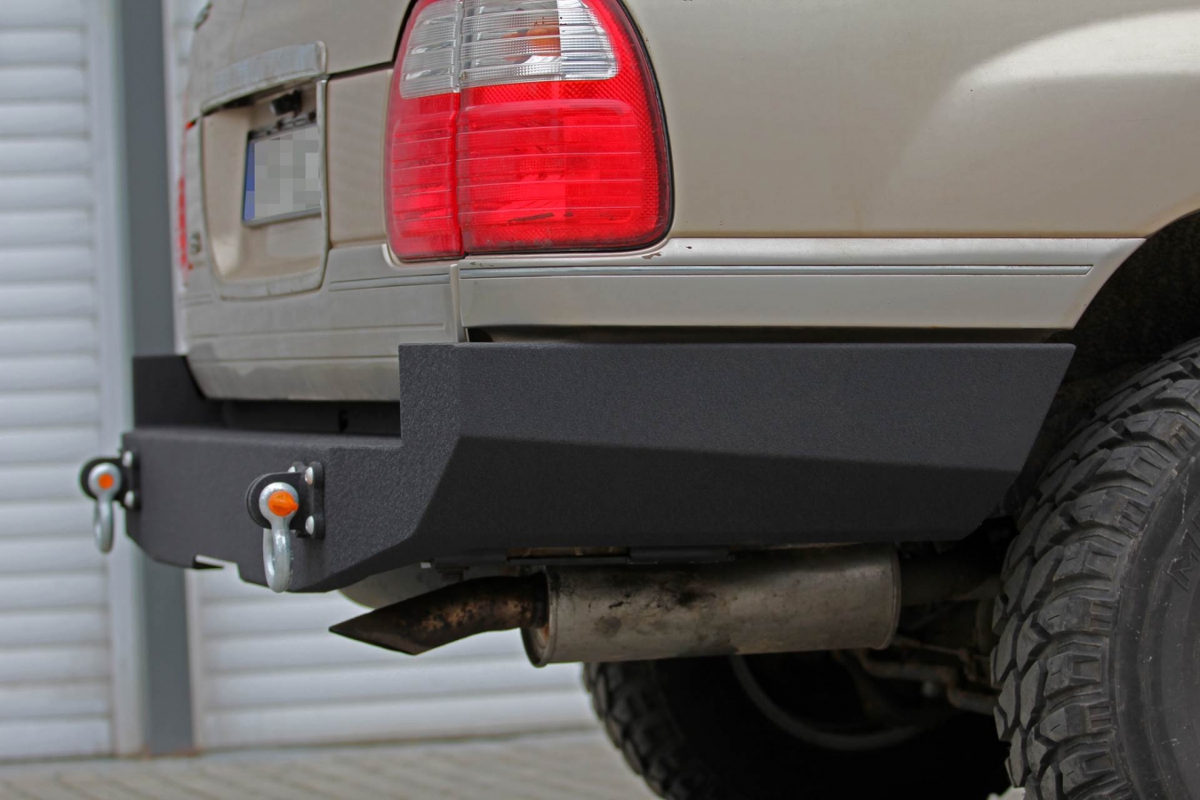 Pevnostný nárazník Toyota Land Cruiser 100 zadný