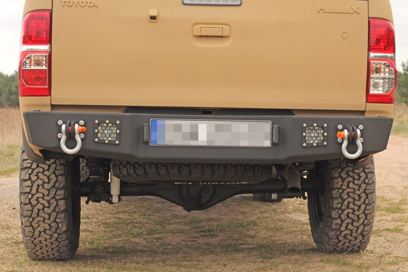 Pevnostný nárazník TOYOTA Hilux 2005-2015 VIGO zadný