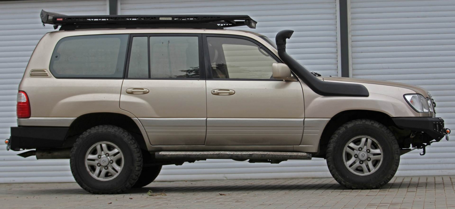 Pevnostný nárazník Toyota Land Cruiser 100 zadný