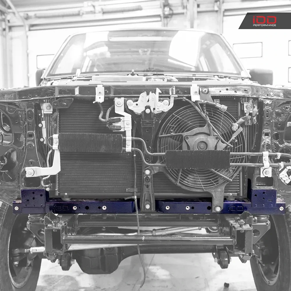 Držiak chladiča (spodný nosník) Nissan Patrol Y61 iOD
