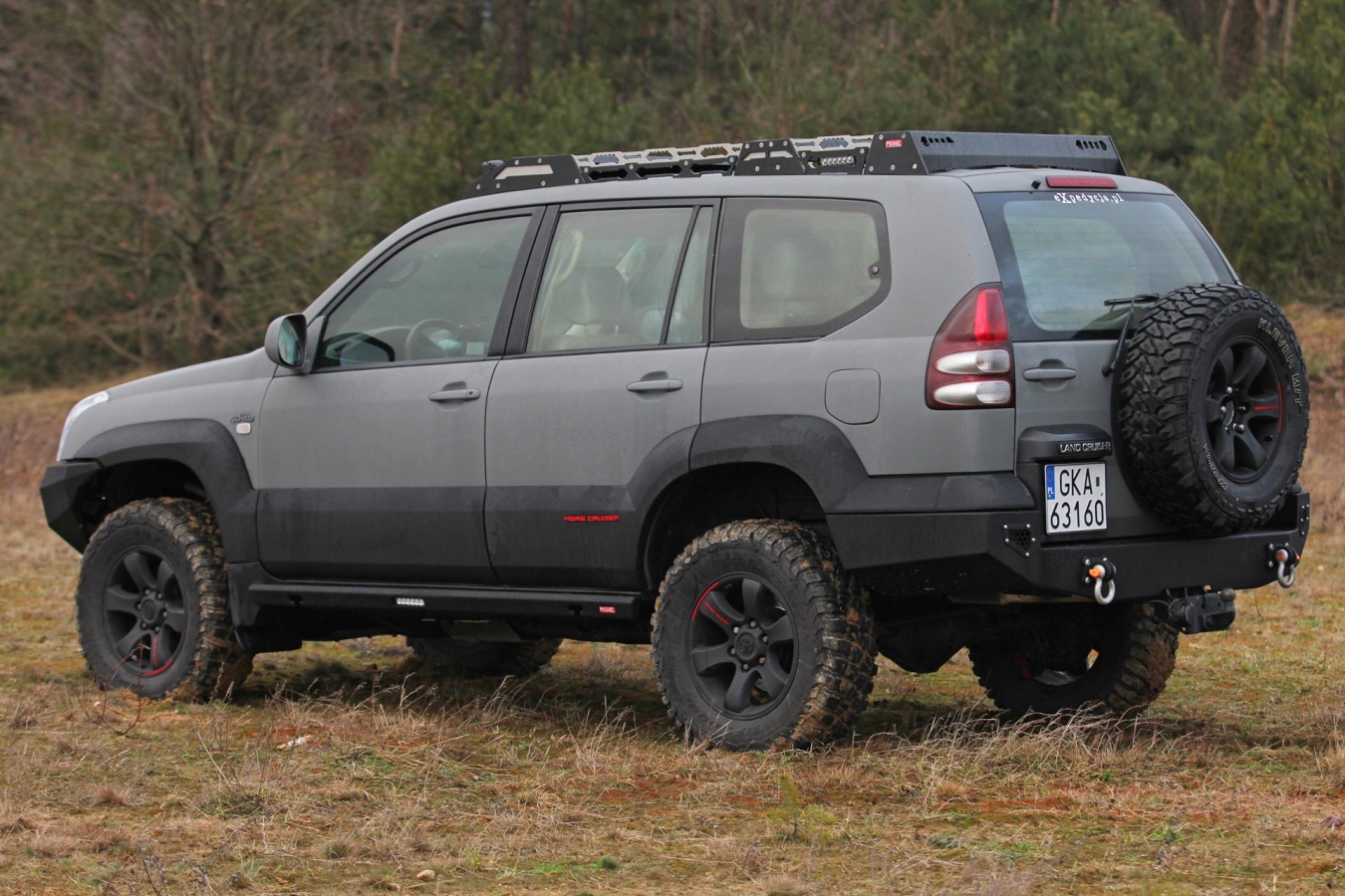 Pevnostný nárazník TOYOTA LAND CRUISER 120/125 zadný