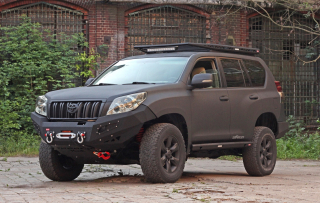 Pevnostný nárazník TOYOTA LAND CRUISER 150 09-14 predný