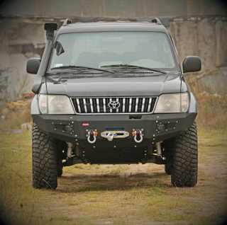 Pevnostný nárazník TOYOTA LAND CRUISER 90/95 predný